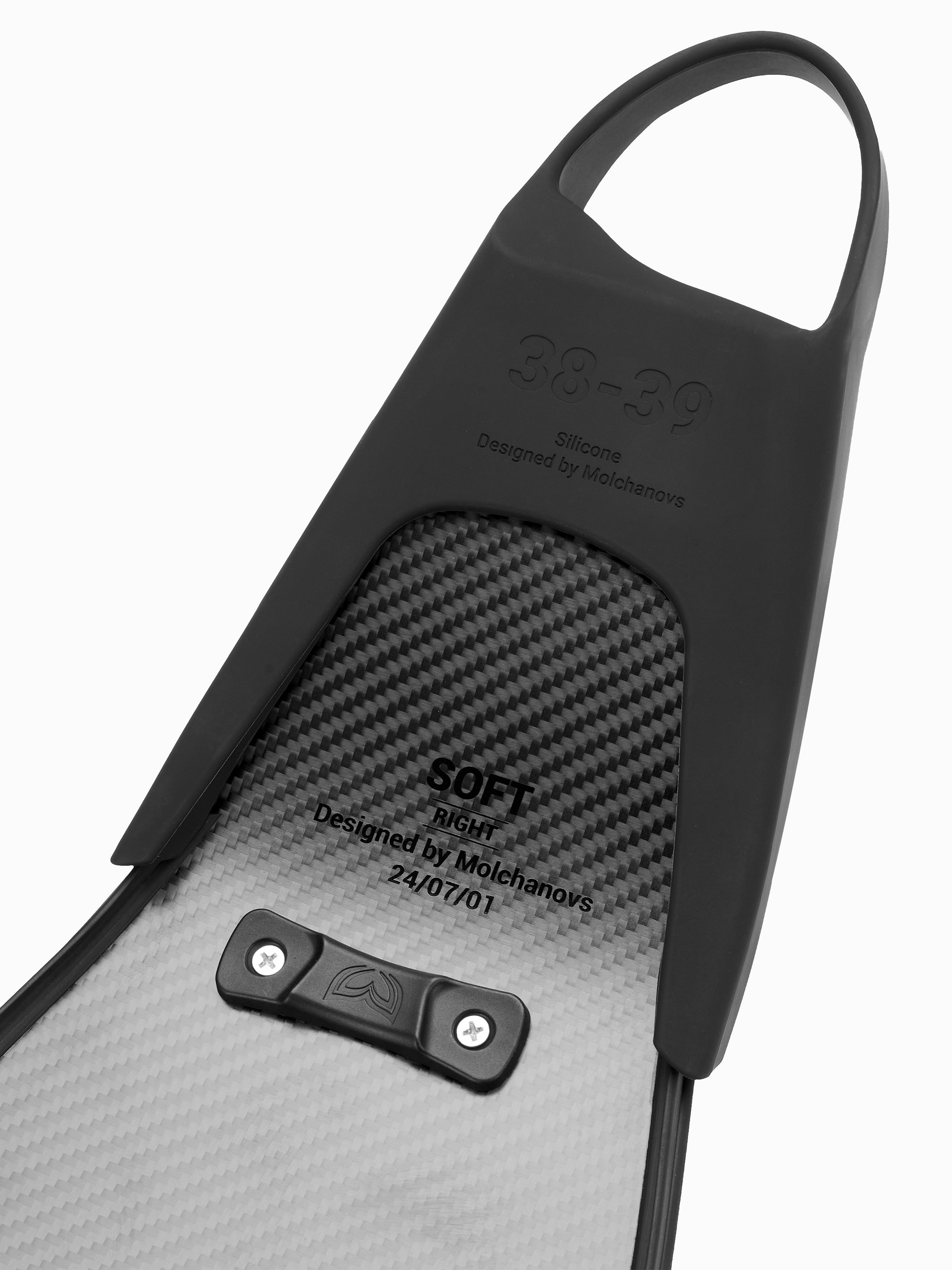 Underside of Molchanovs SPORT Short Bifins 3 Carbon foot pocket showing size marking 38-39, soft flex rating, and blade retention clip